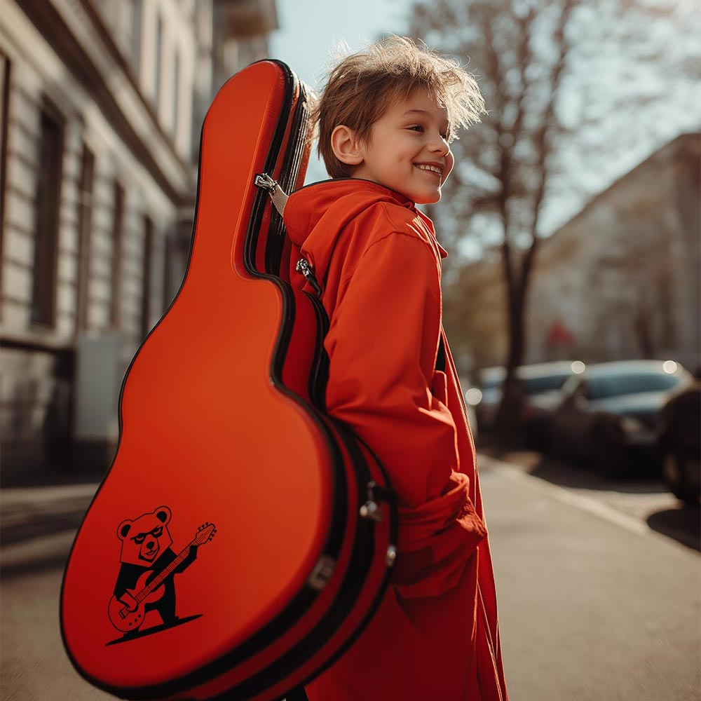 Tim_with_Guitar_round Wenn die Gitarre größer ist, als du.